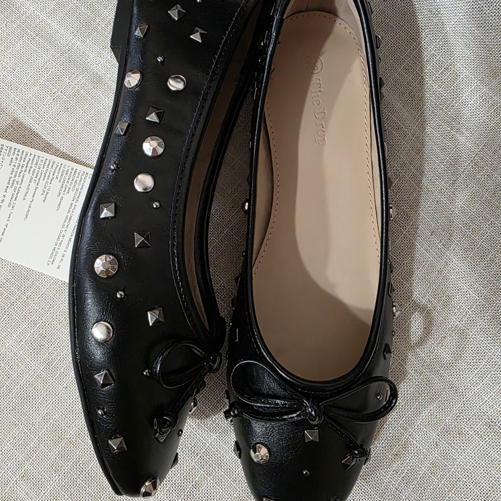 Elegant Black Studded‎ Flats - Picture 4 of 8